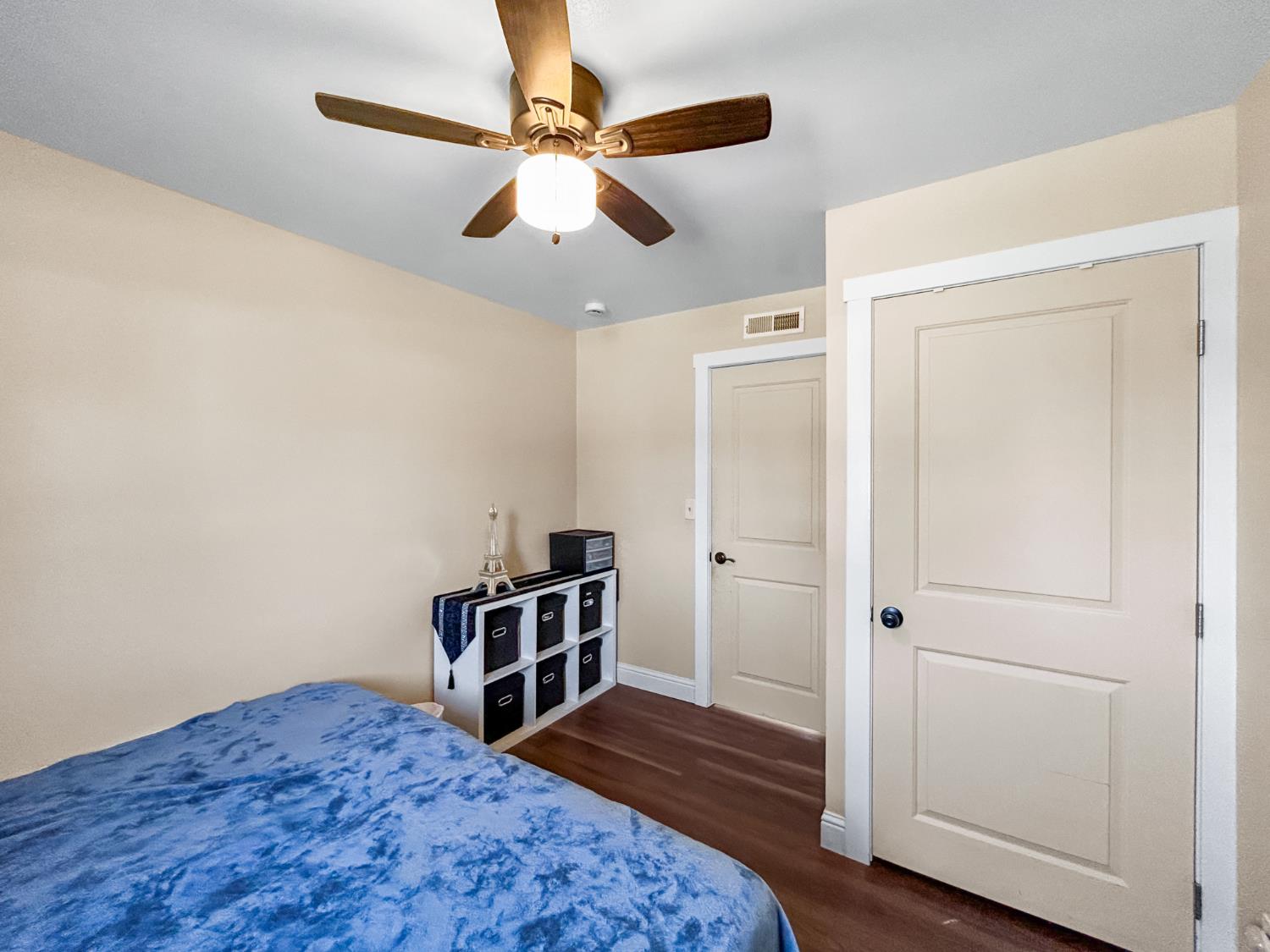 560 W Stuart Avenue, Clovis, CA, 93612