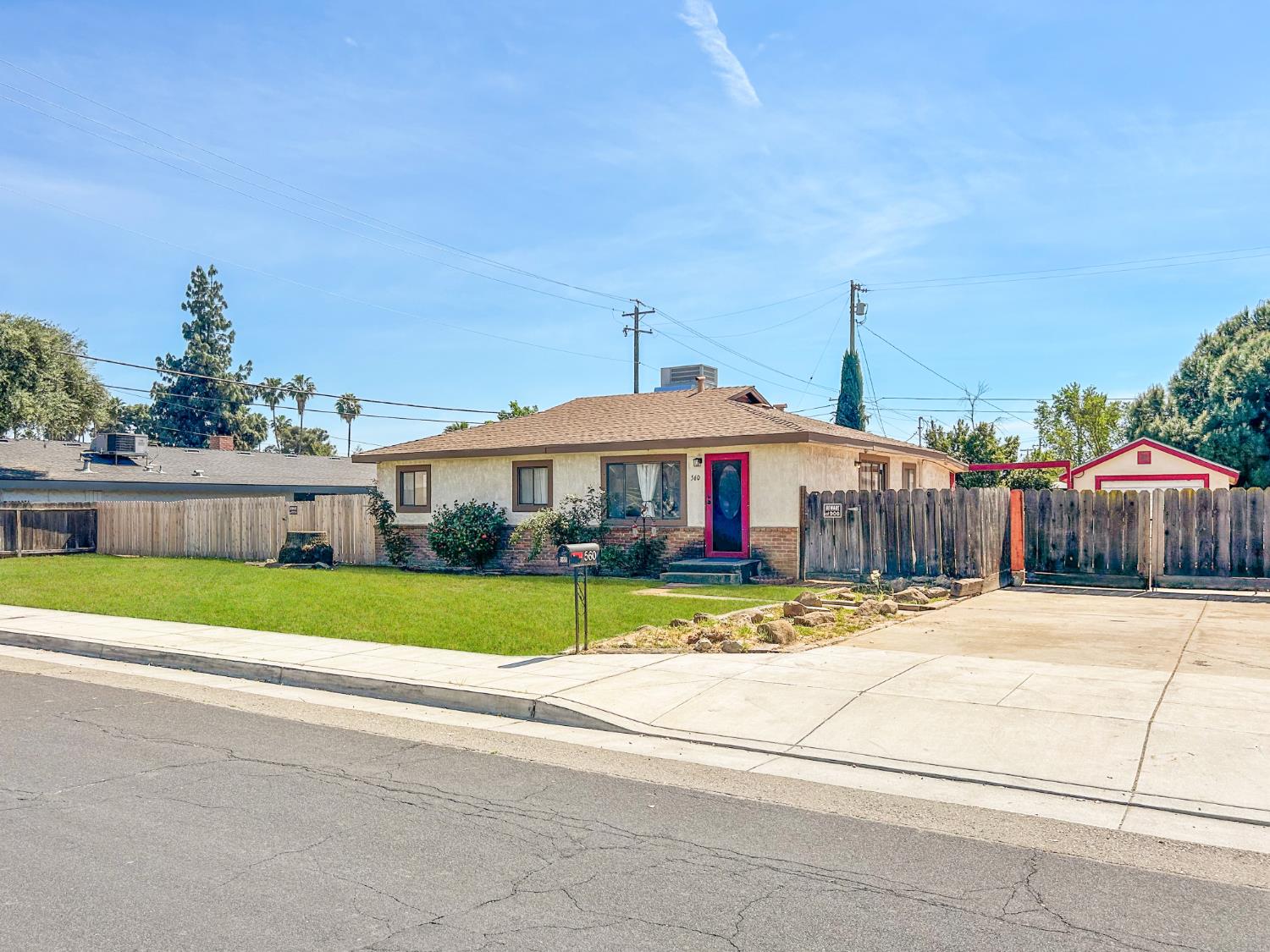 560 W Stuart Avenue, Clovis, CA, 93612