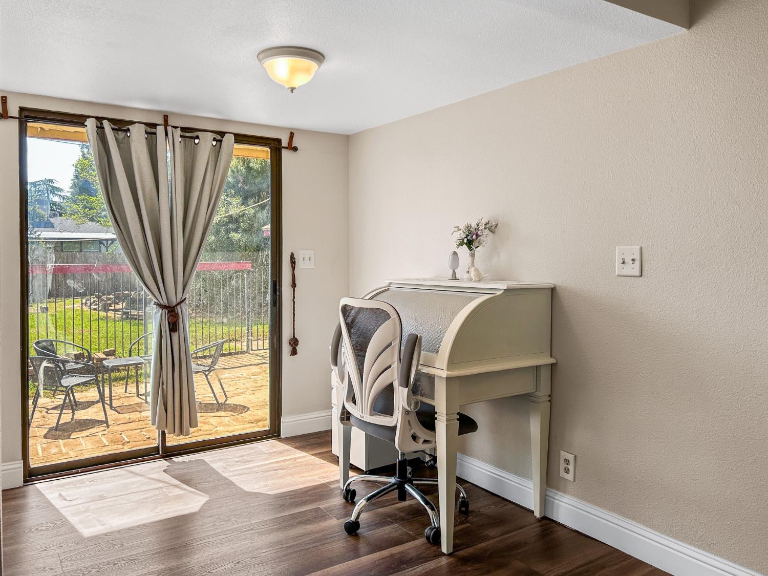 560 W Stuart Avenue, Clovis, CA, 93612