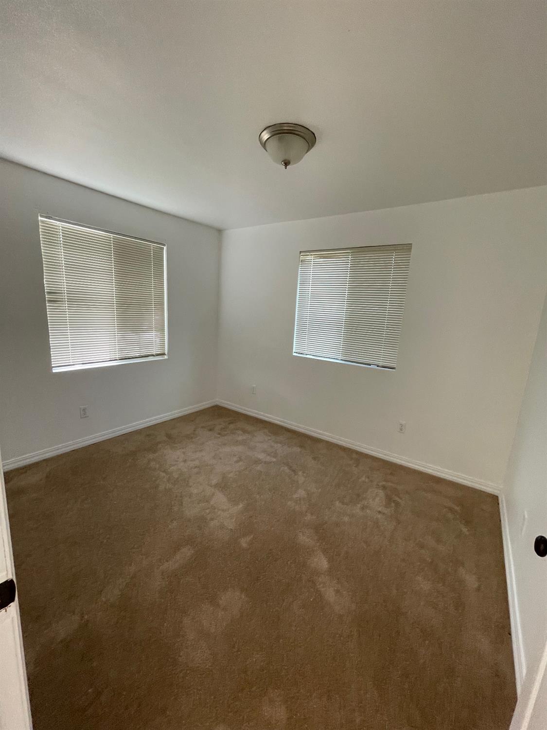 Single Family in Dinuba - photo 3