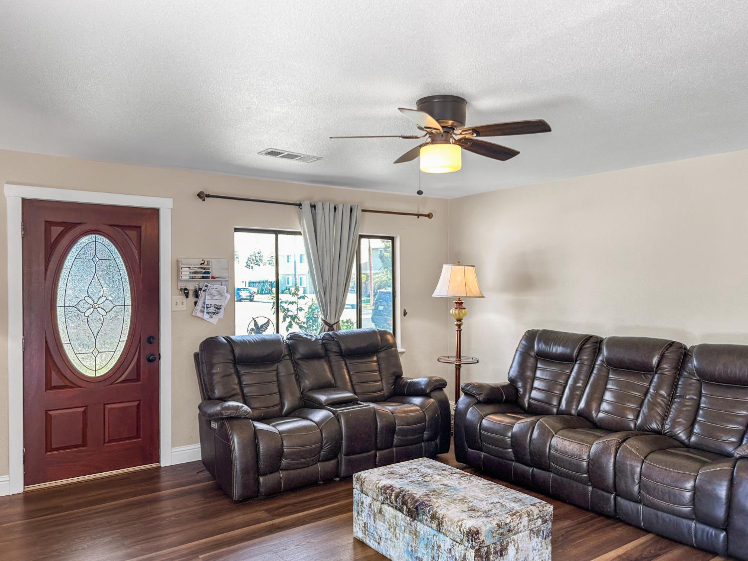 560 W Stuart Avenue, Clovis, CA, 93612