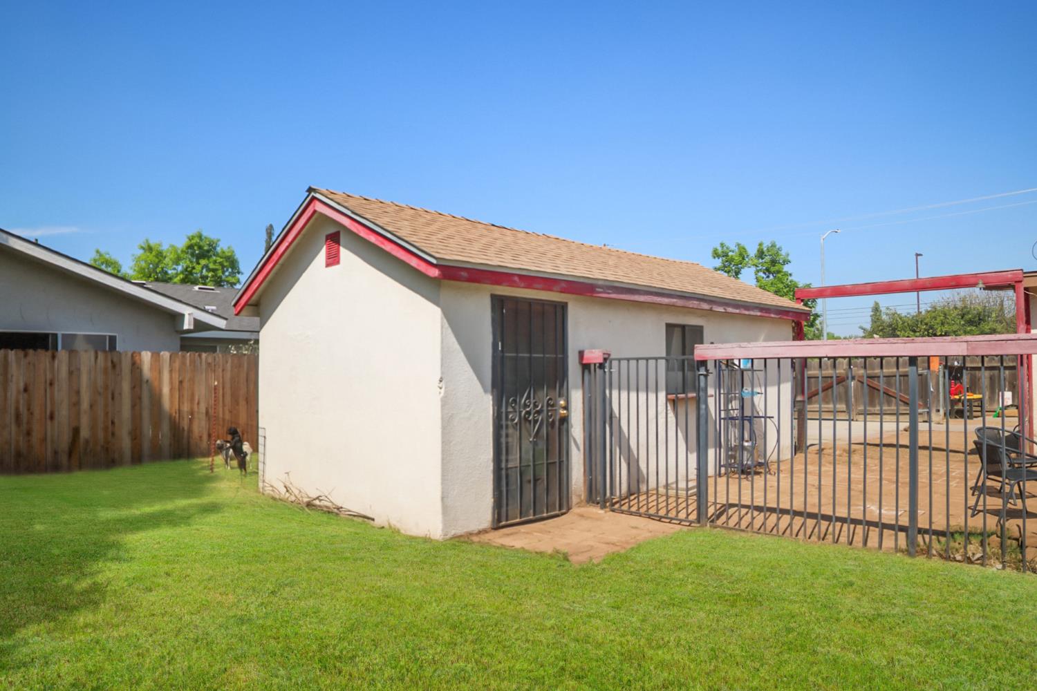 560 W Stuart Avenue, Clovis, CA, 93612
