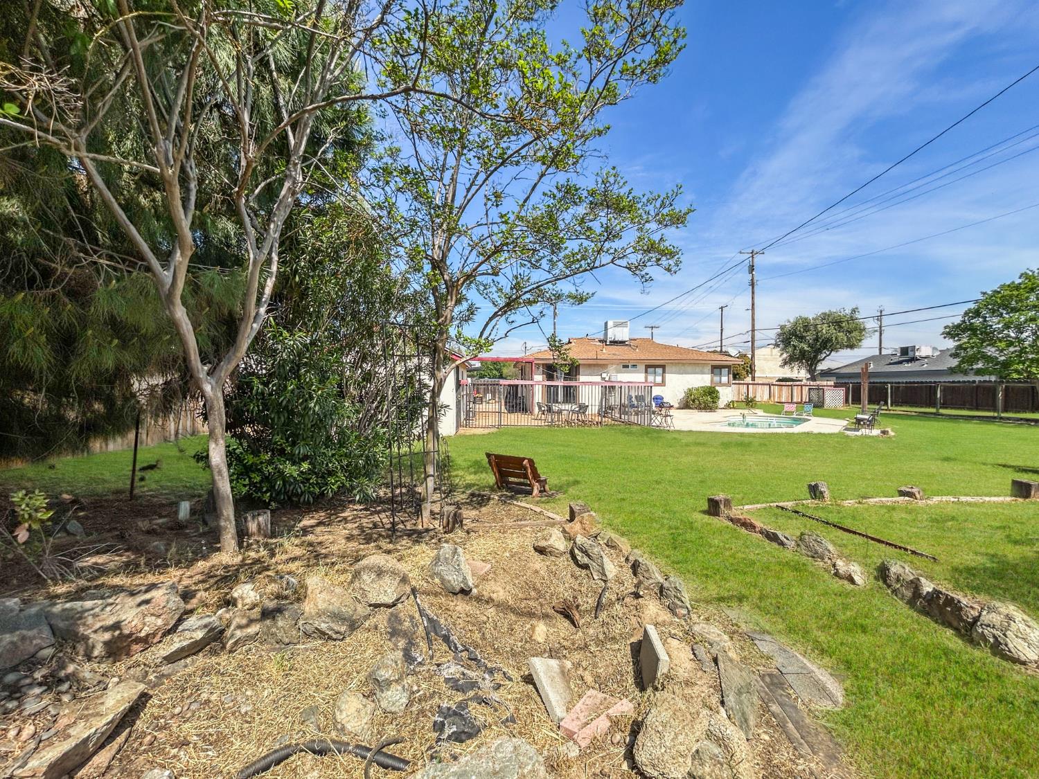 560 W Stuart Avenue, Clovis, CA, 93612