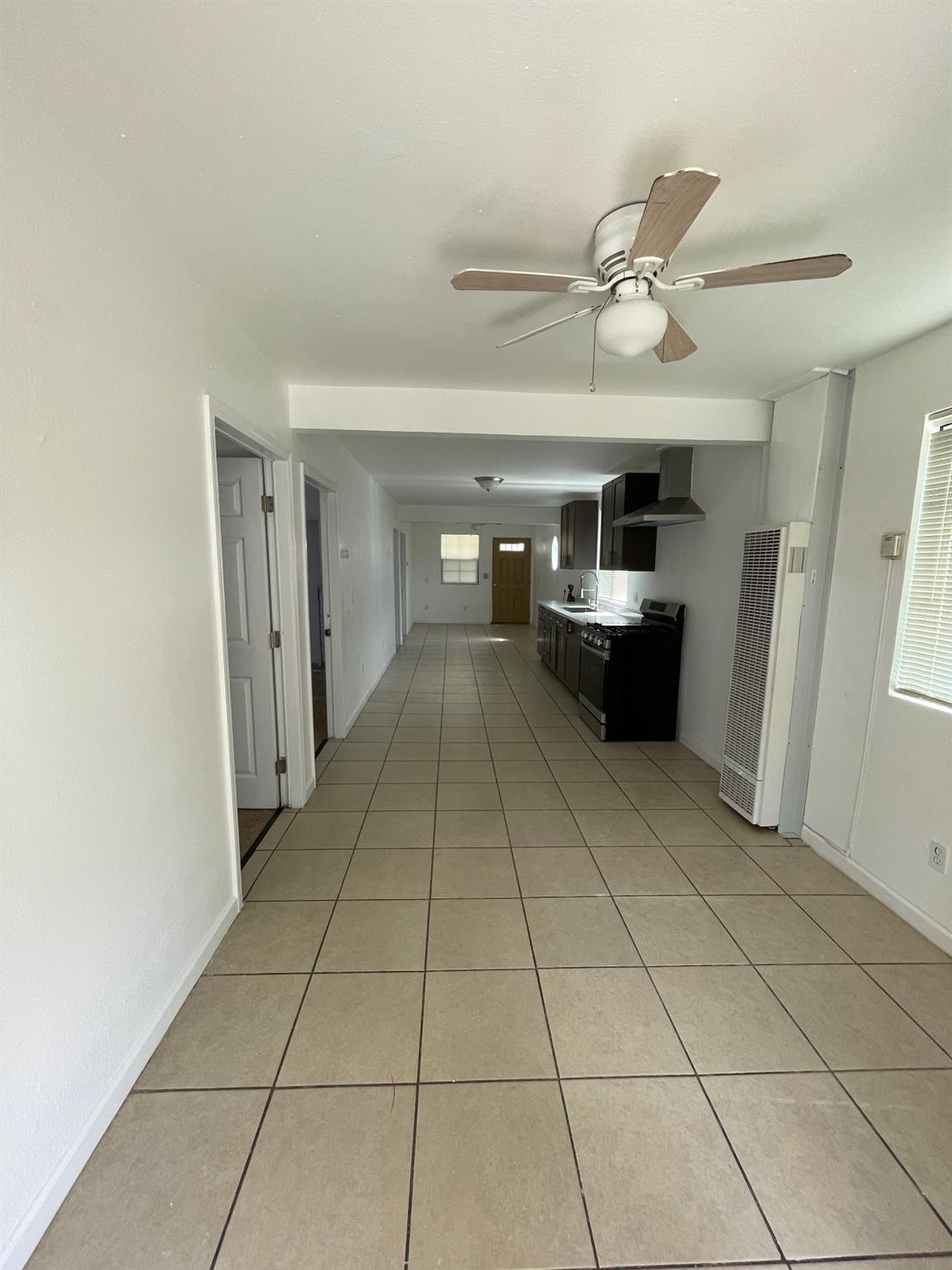 Single Family in Dinuba - photo 2