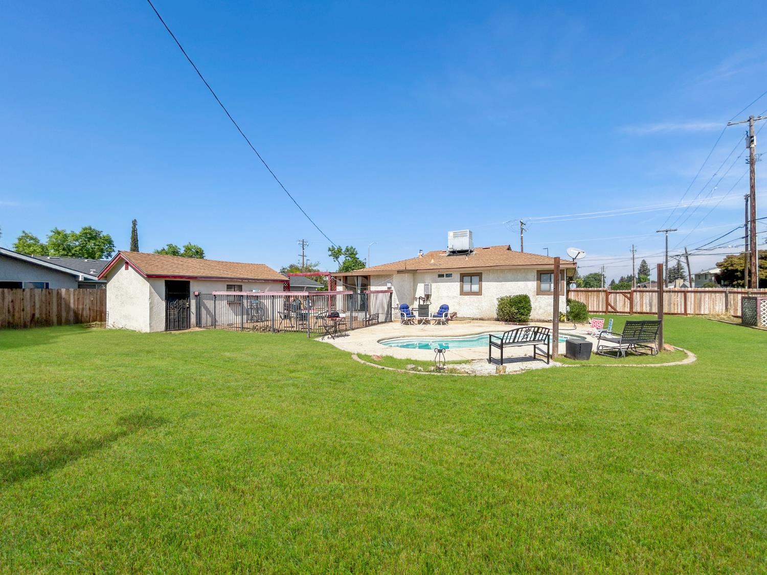 560 W Stuart Avenue, Clovis, CA, 93612