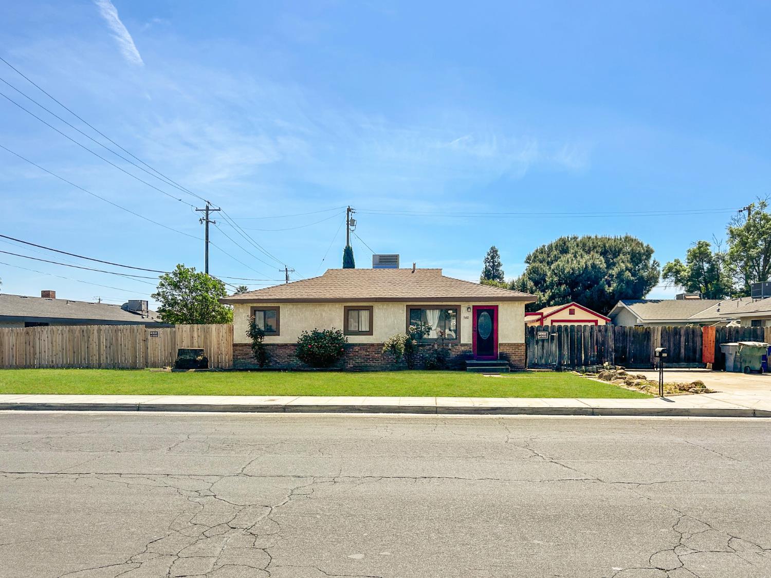 560 W Stuart Avenue, Clovis, CA, 93612