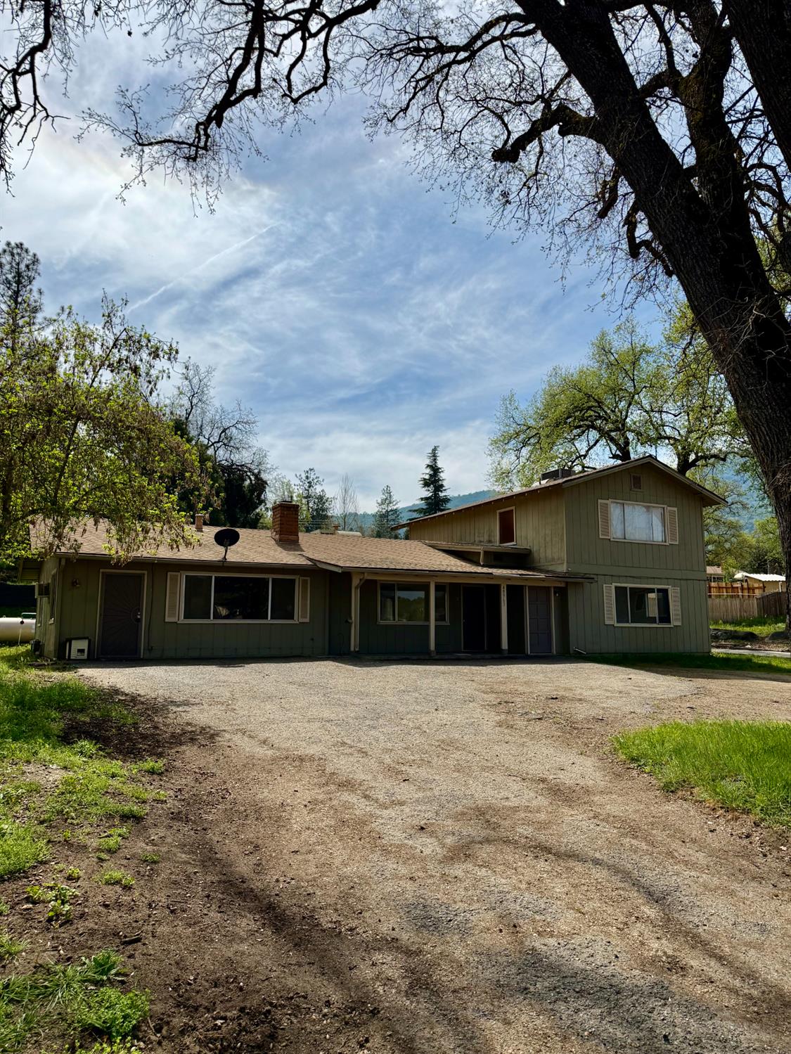 Triplex in Oakhurst - photo 2