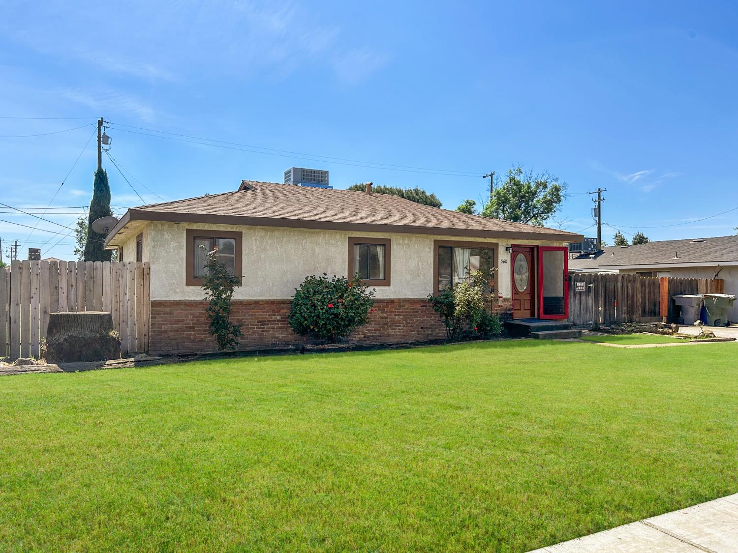 560 W Stuart Avenue, Clovis, CA, 93612