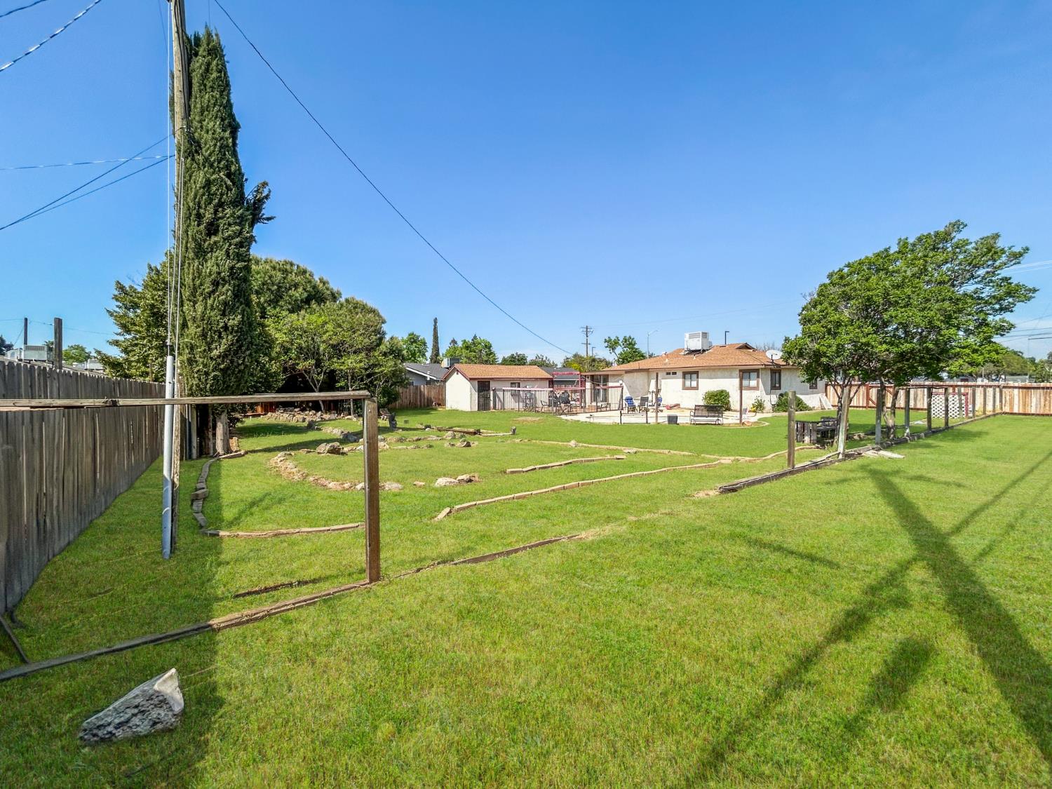 560 W Stuart Avenue, Clovis, CA, 93612