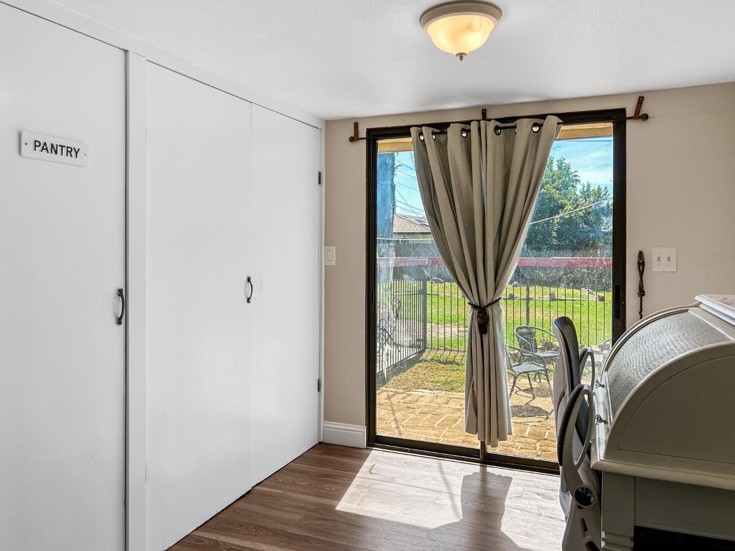 560 W Stuart Avenue, Clovis, CA, 93612