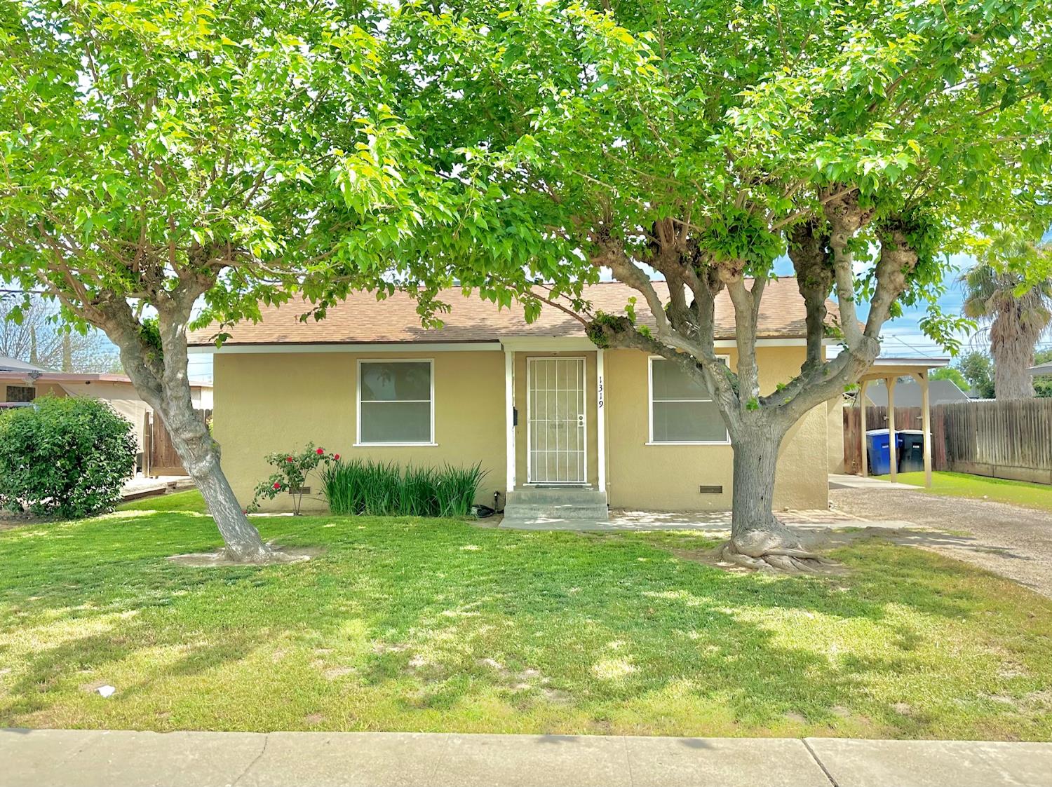 Single Family in Hanford - main photo