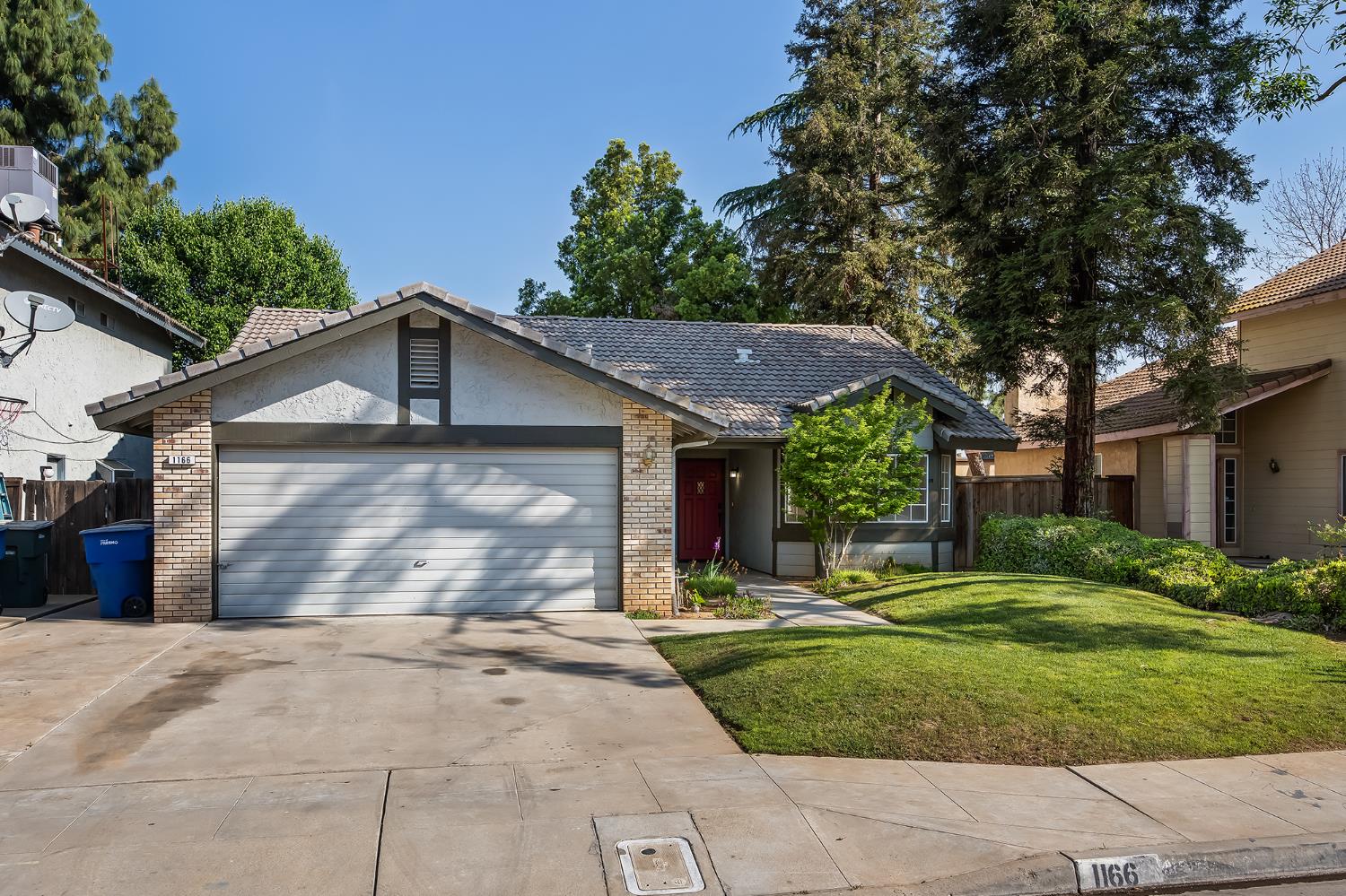 Single Family in Fresno - main photo