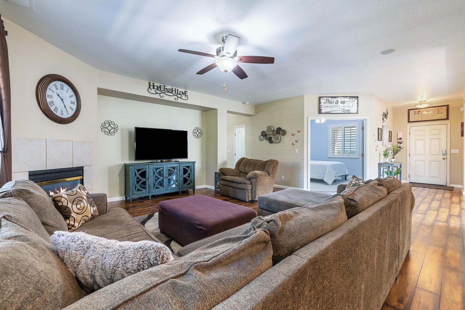 Single Family in Fresno - photo 2