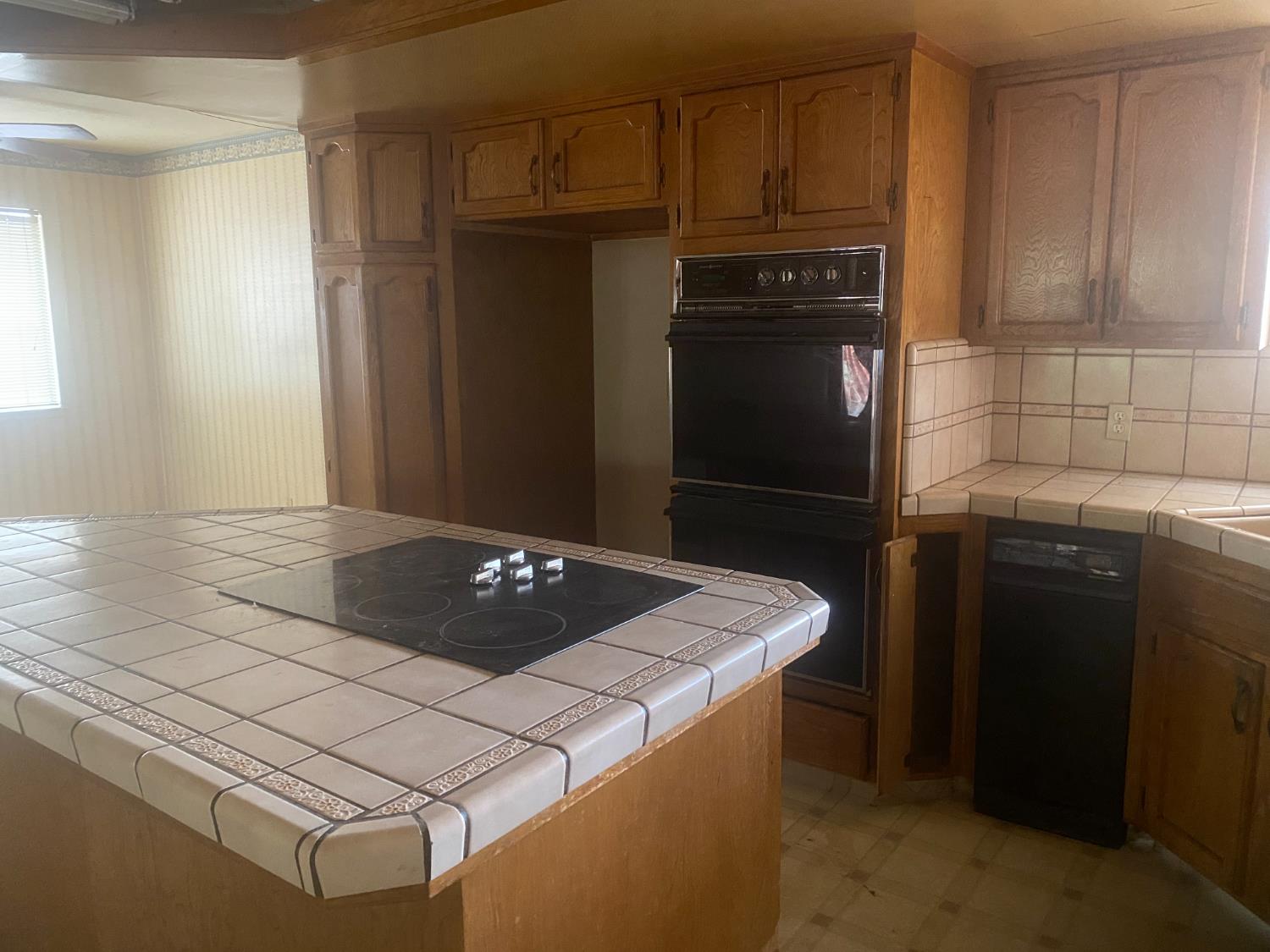 2654 E Warner Avenue, Fresno, CA, 93710