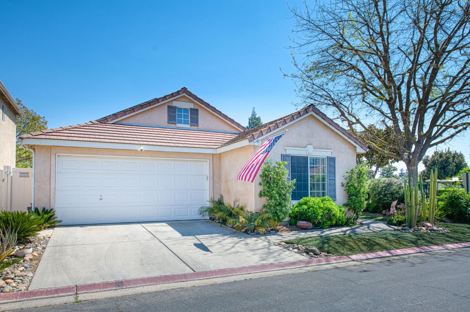 Single Family in Fresno - main photo