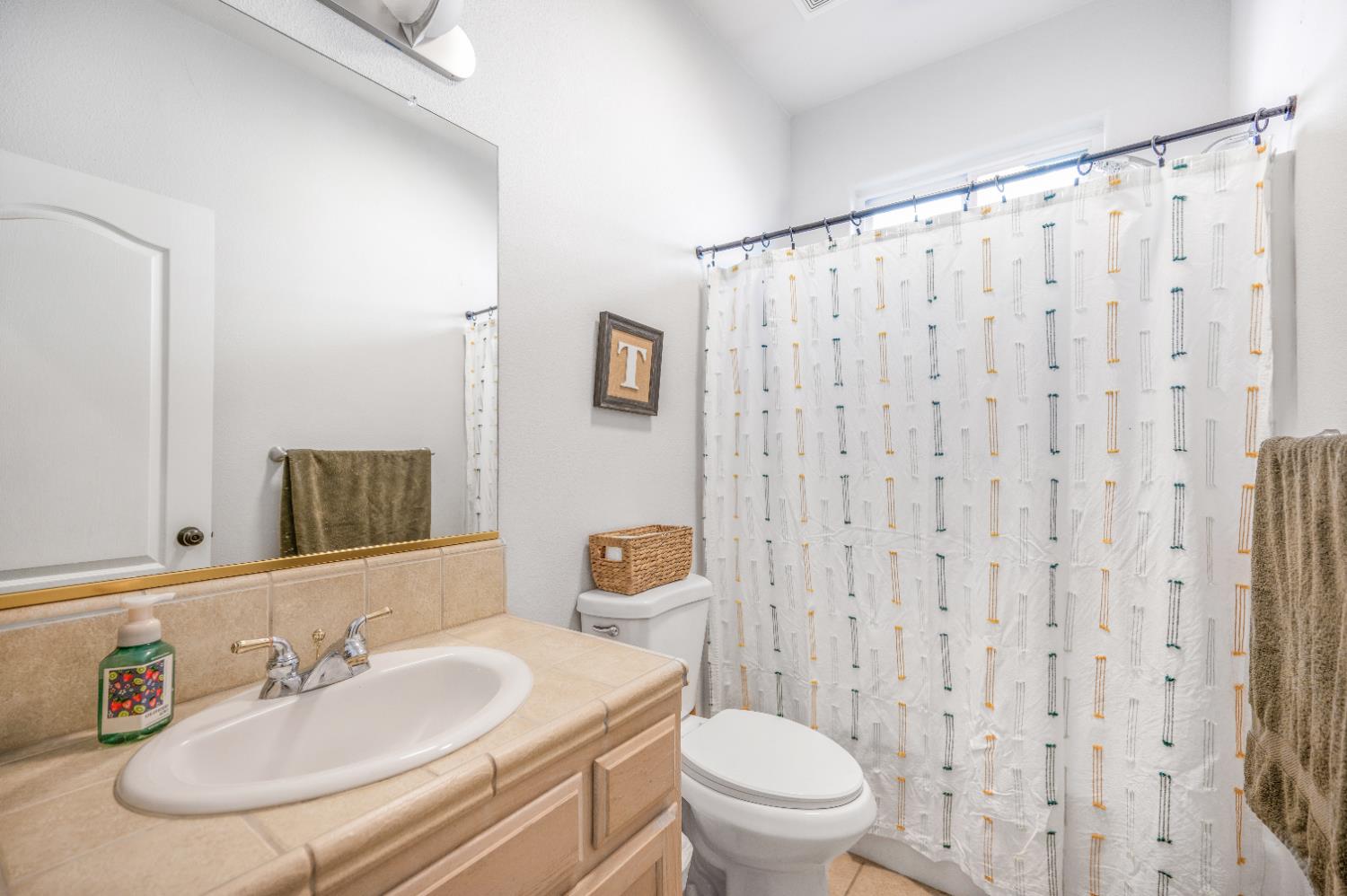 5391 E Burns Avenue, Fresno, CA, 93725