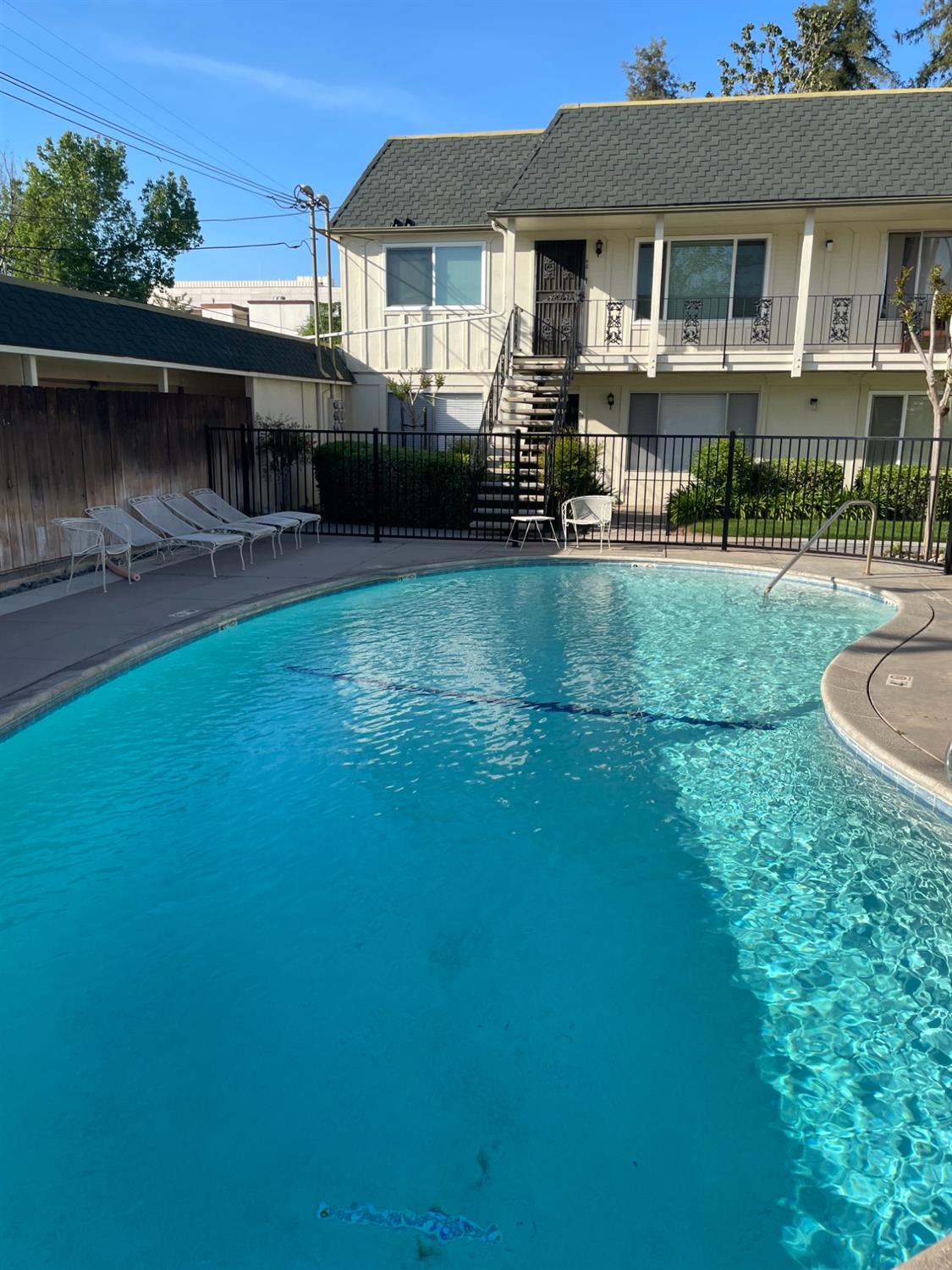 Condo in Fresno - photo 2