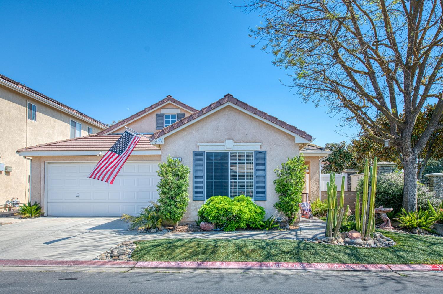 Single Family in Fresno - photo 2