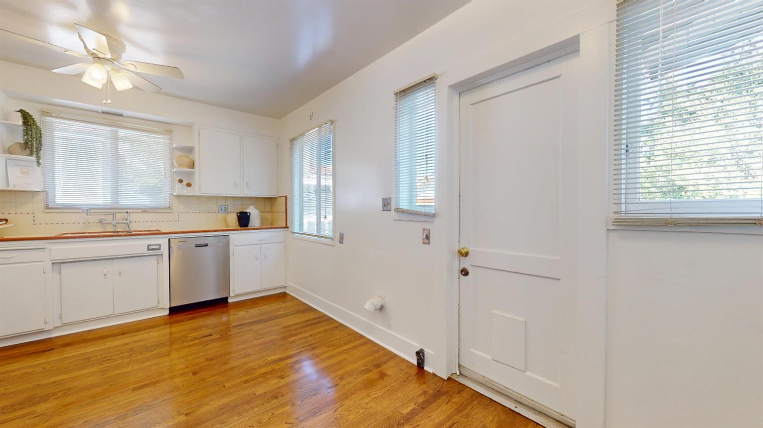 807 E Peralta Way, Fresno, CA, 93704