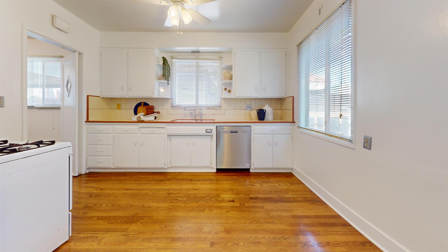 807 E Peralta Way, Fresno, CA, 93704