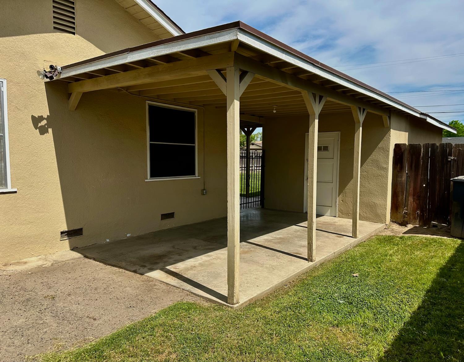 Single Family in Hanford - photo 3