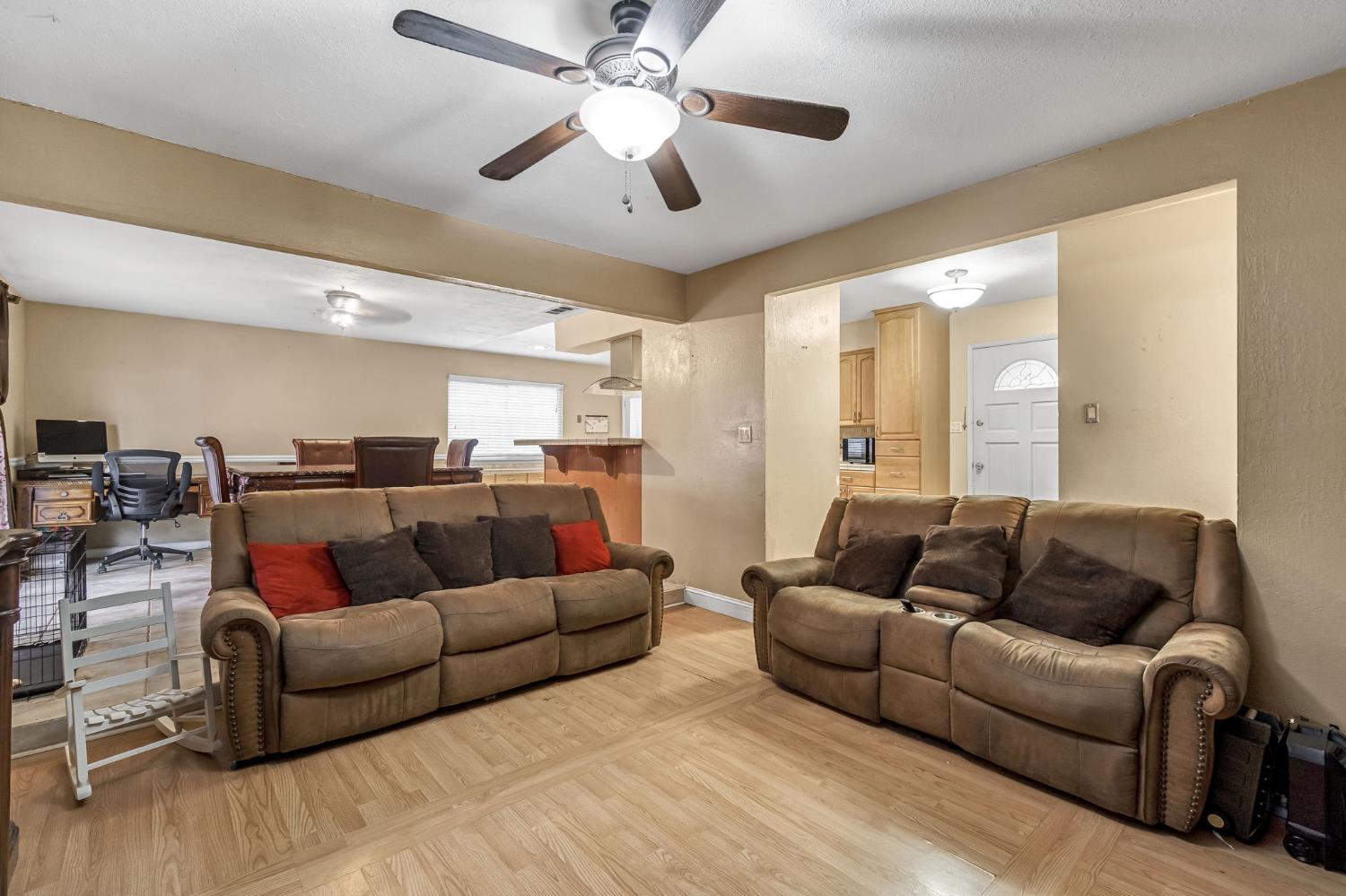 3849 N Stanford Avenue, Fresno, CA, 93727