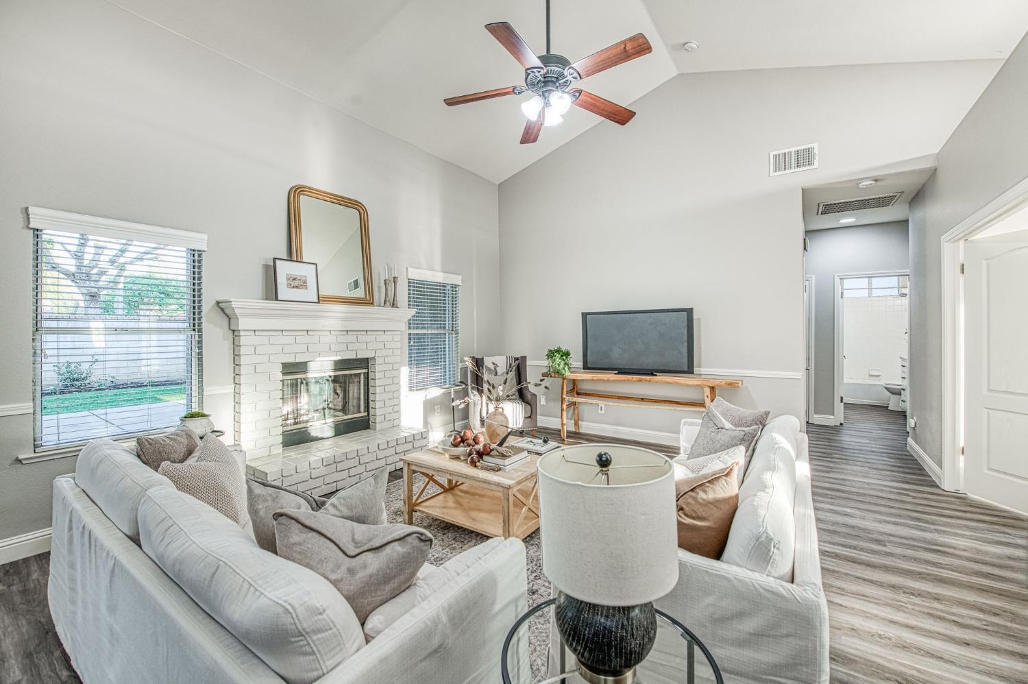 9882 N Meridian Avenue, Fresno, CA, 93720