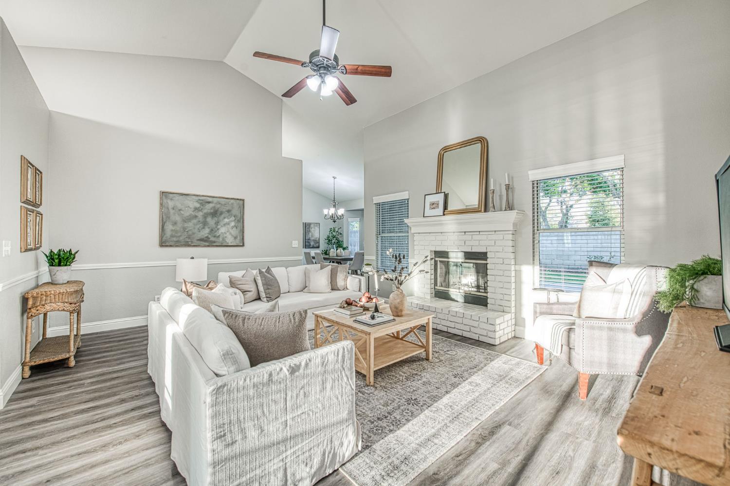 9882 N Meridian Avenue, Fresno, CA, 93720