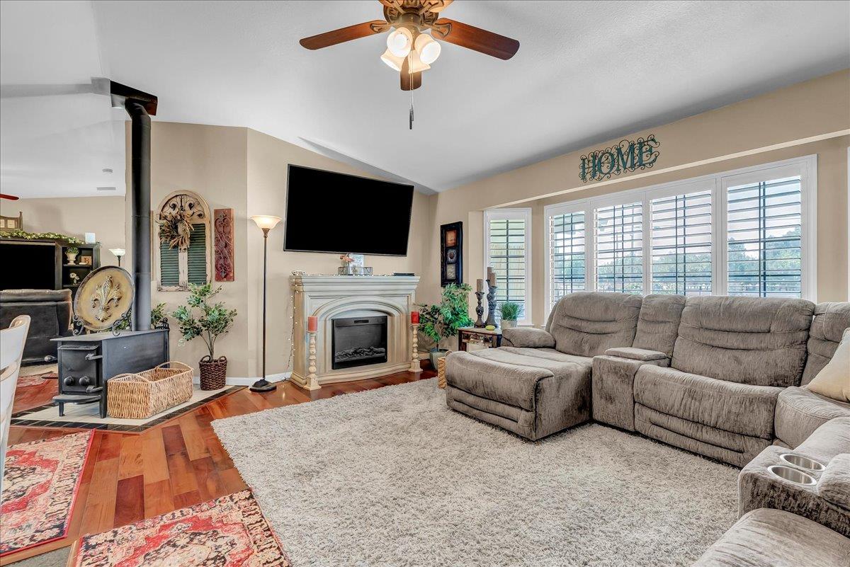 21544 Grangeville Boulevard, Lemoore, CA, 93245