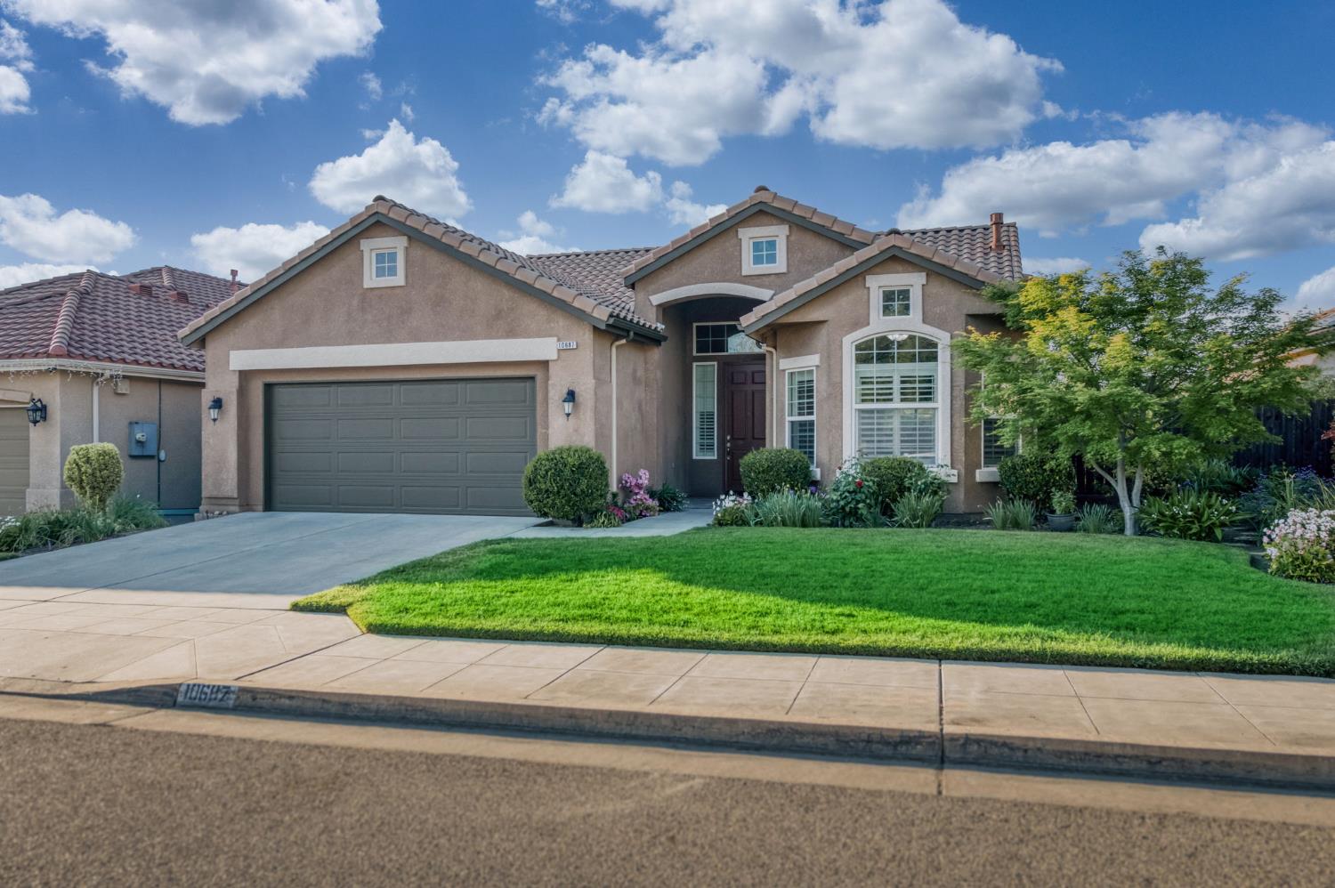 Single Family in Fresno - photo 2