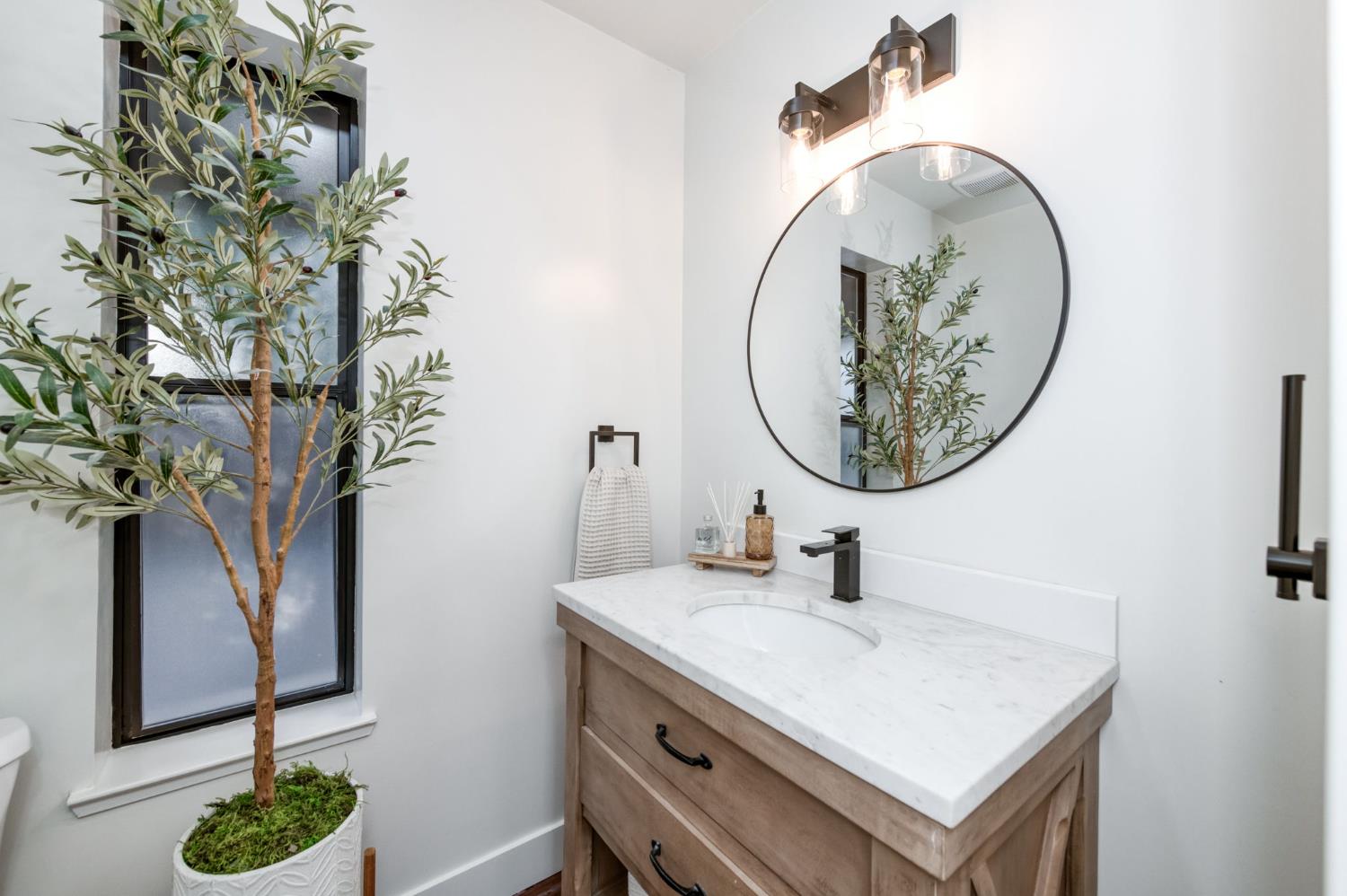 3646 W Spruce Avenue, Fresno, CA, 93711