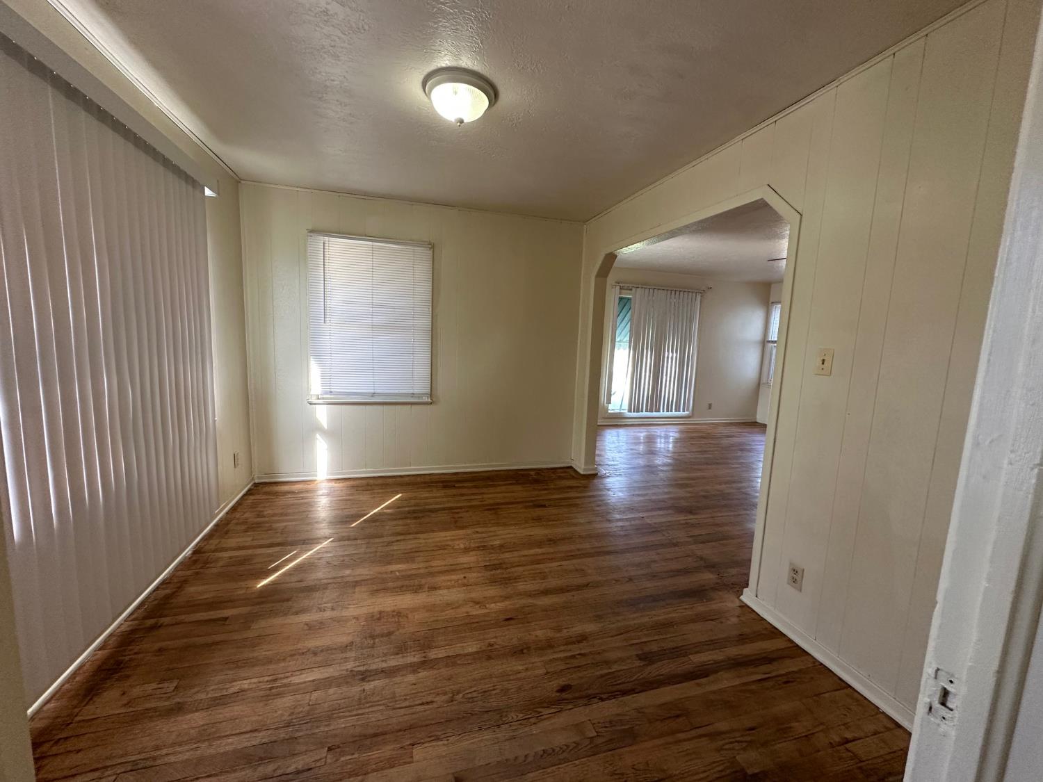2042 Mayfair Drive E, Fresno, CA, 93703
