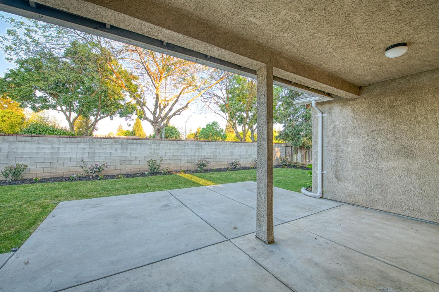 9882 N Meridian Avenue, Fresno, CA, 93720