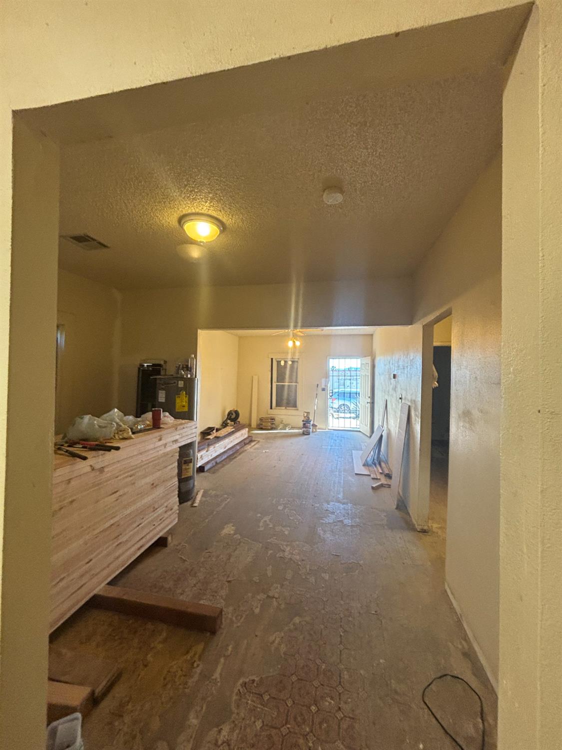 Single Family in Avenal - photo 3