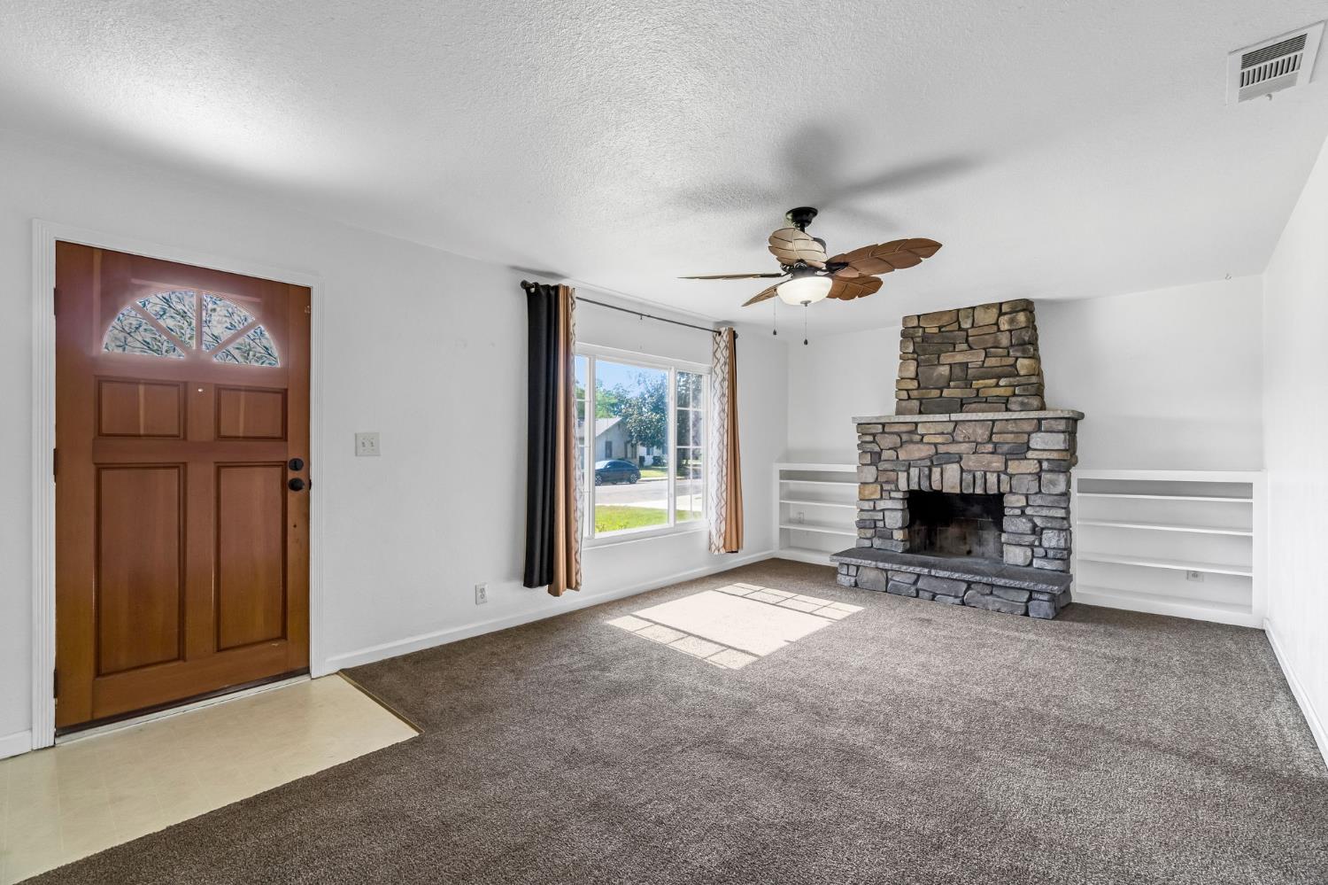 4033 E Brentwood Avenue, Fresno, CA, 93703