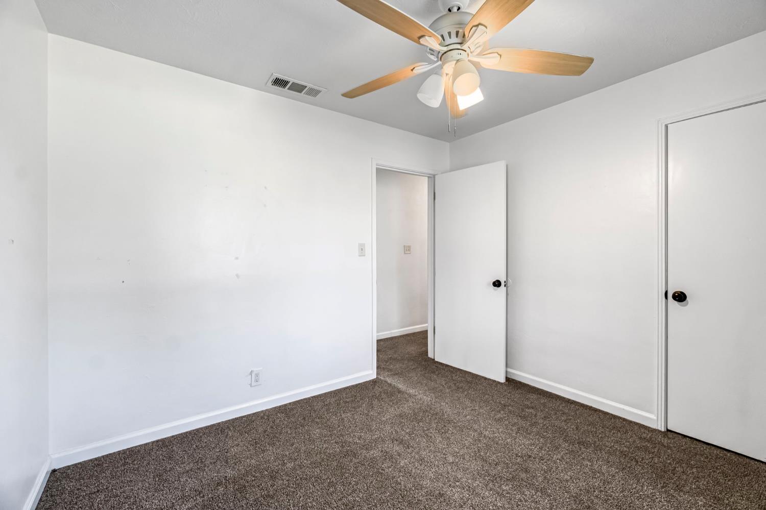 4033 E Brentwood Avenue, Fresno, CA, 93703