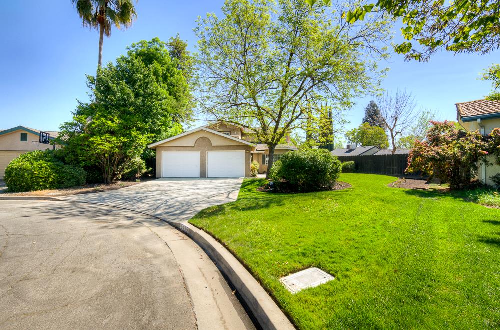 Single Family in Fresno - photo 2