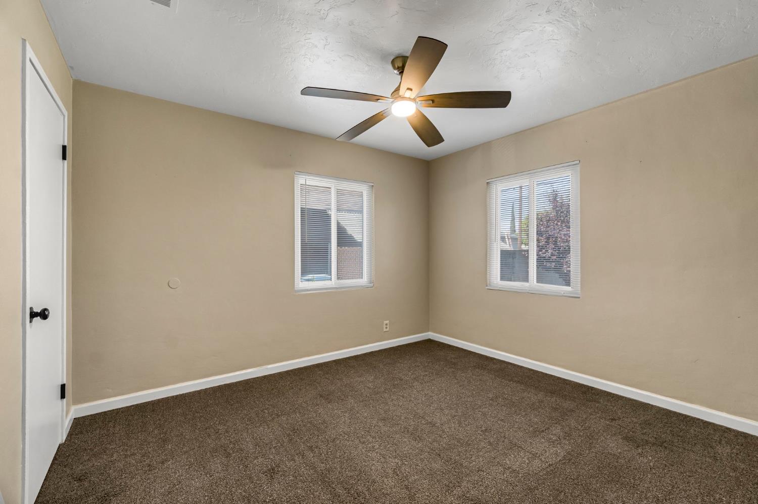 4033 E Brentwood Avenue, Fresno, CA, 93703