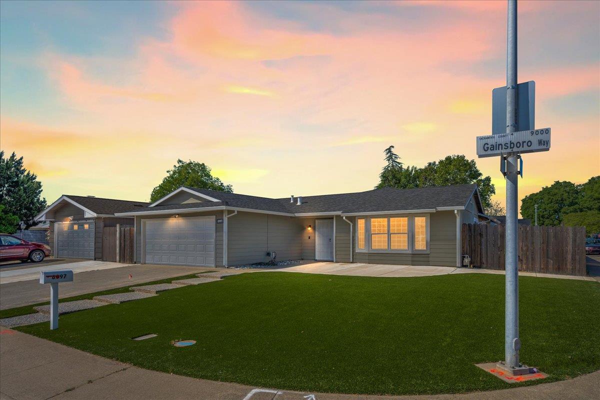 Single Family in Sacramento - photo 2