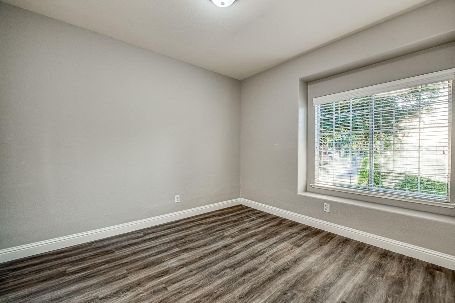 9882 N Meridian Avenue, Fresno, CA, 93720