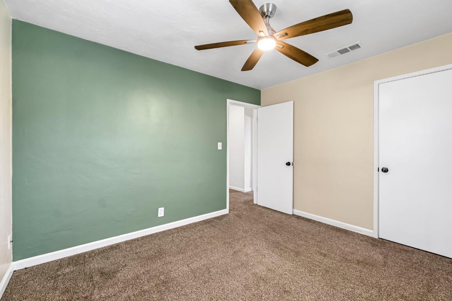 4033 E Brentwood Avenue, Fresno, CA, 93703