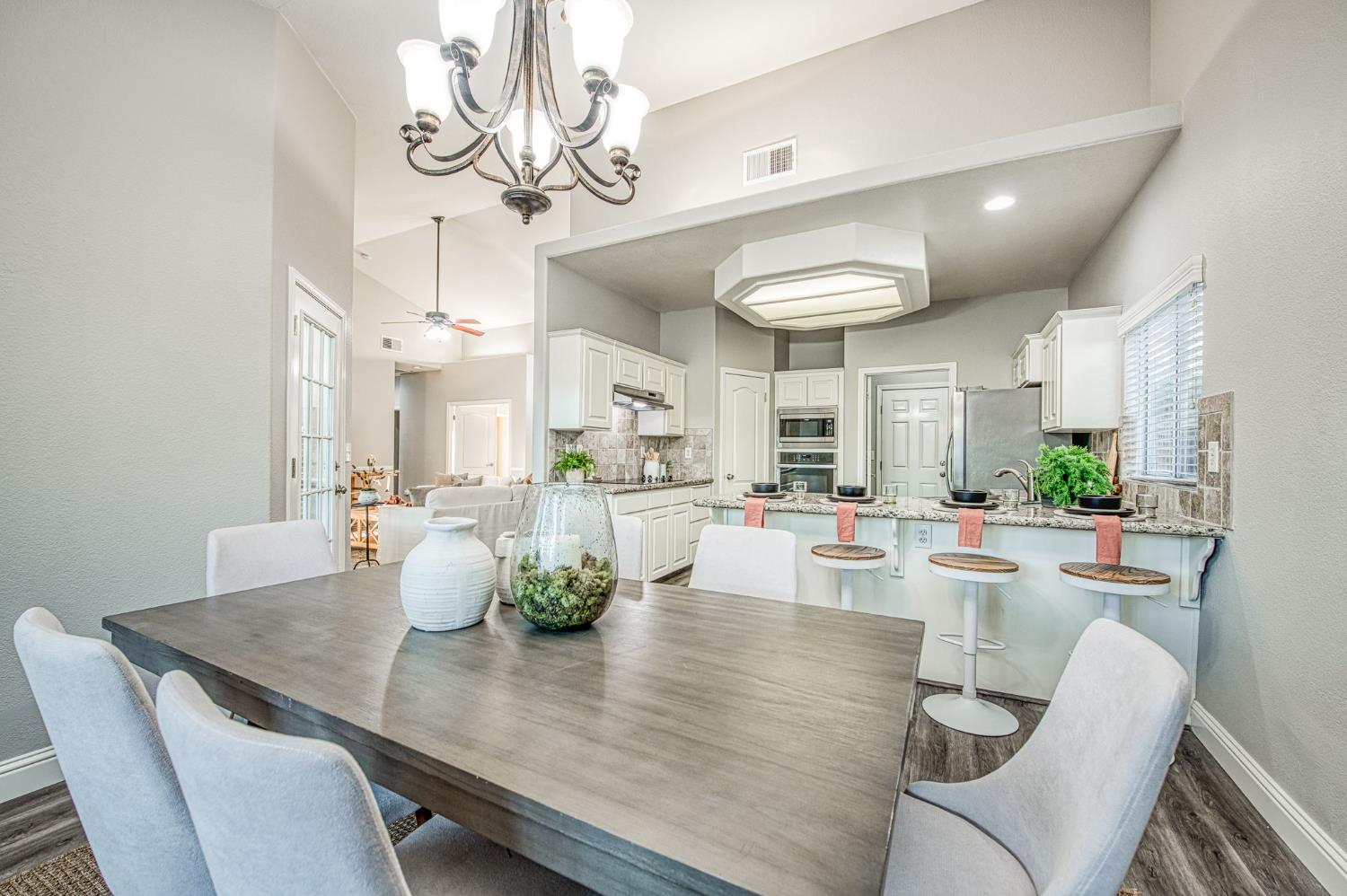 9882 N Meridian Avenue, Fresno, CA, 93720