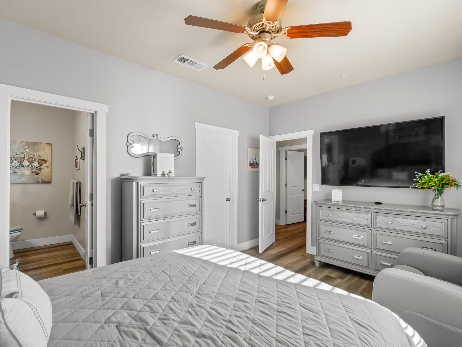 6878 W Alana Drive W, Fresno, CA, 93722