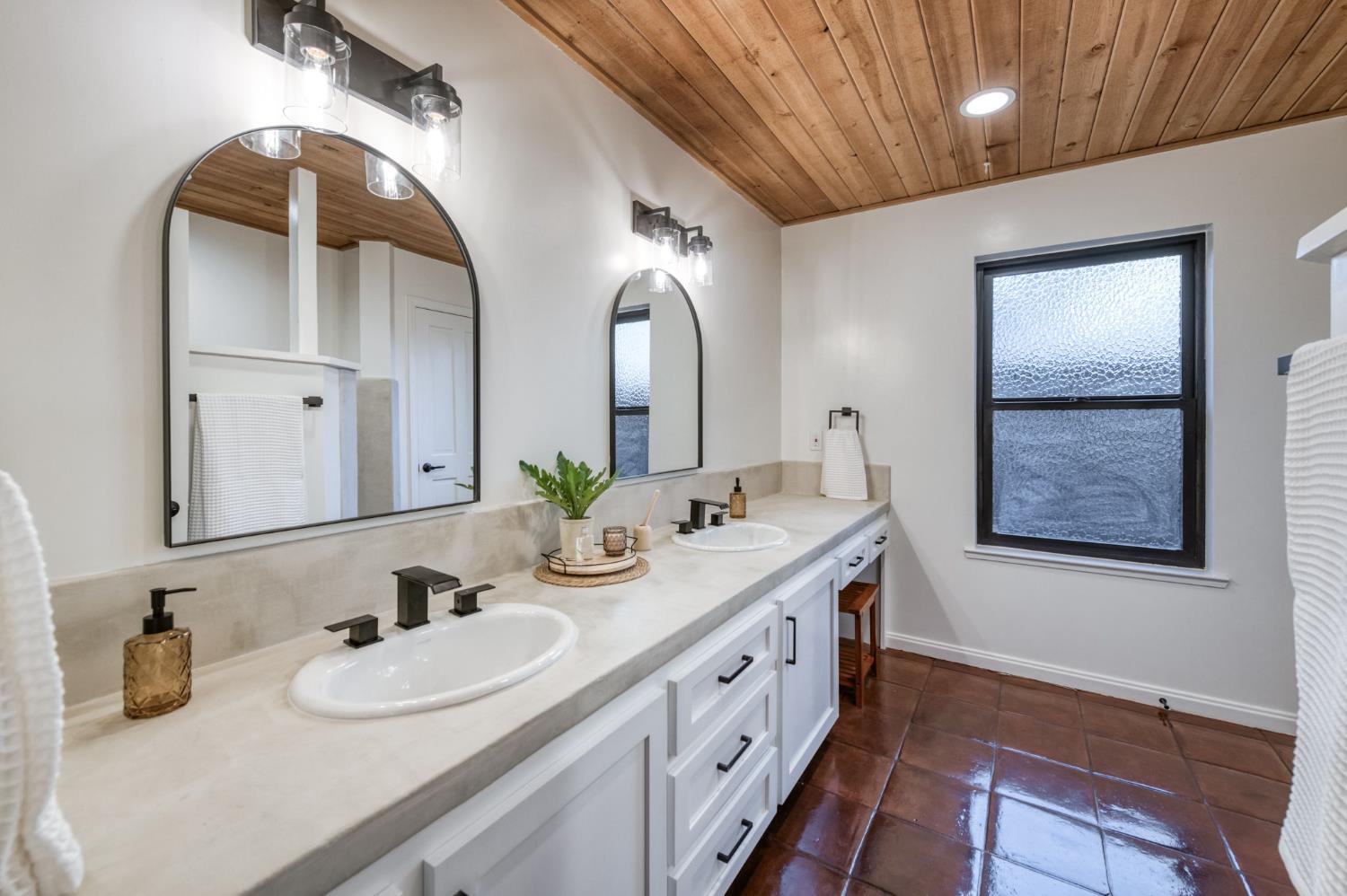 3646 W Spruce Avenue, Fresno, CA, 93711