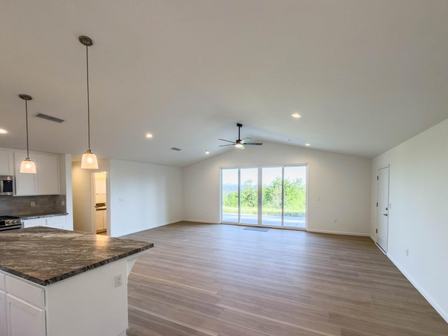 Photo 38