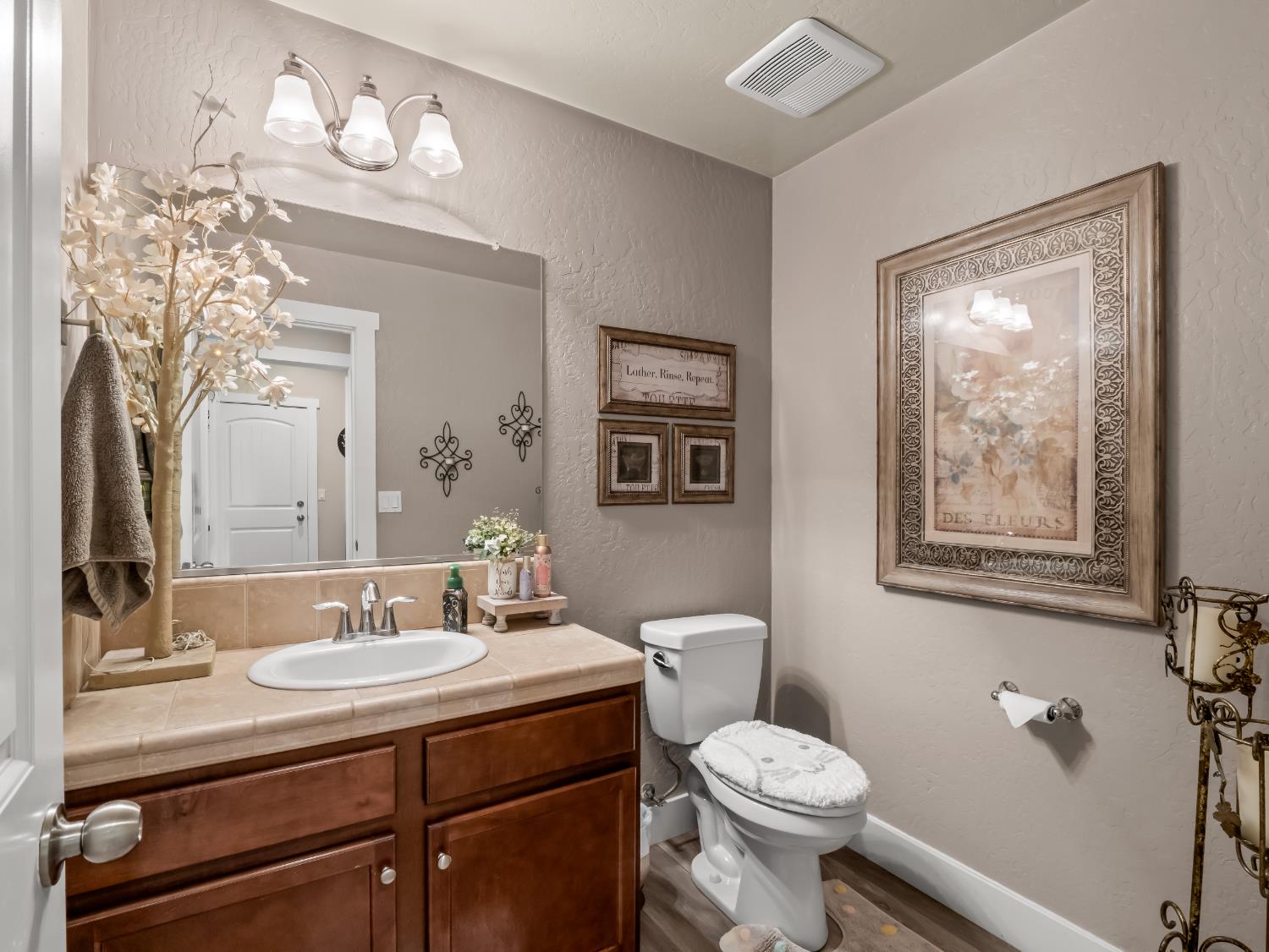 6878 W Alana Drive W, Fresno, CA, 93722