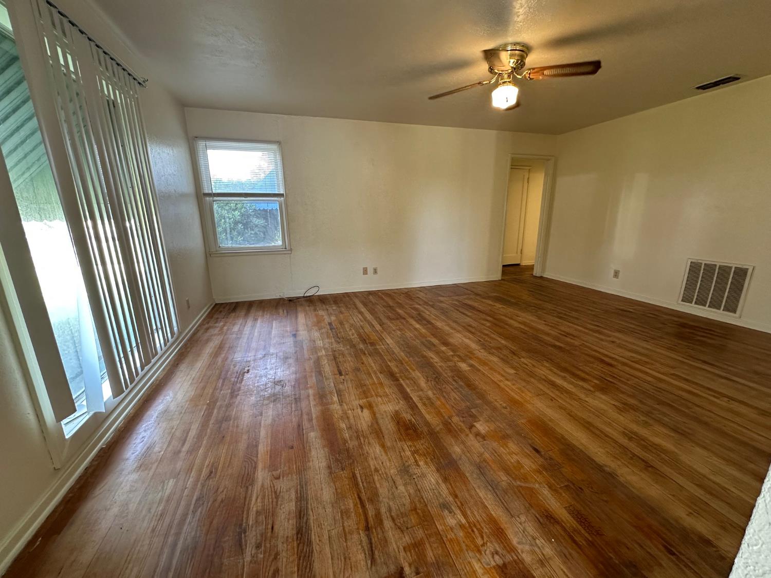 2042 Mayfair Drive E, Fresno, CA, 93703