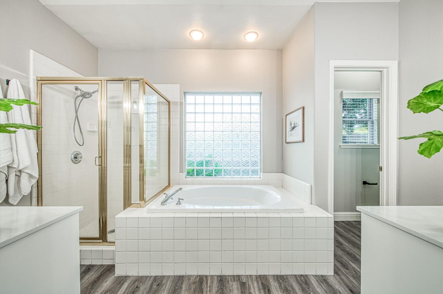 9882 N Meridian Avenue, Fresno, CA, 93720