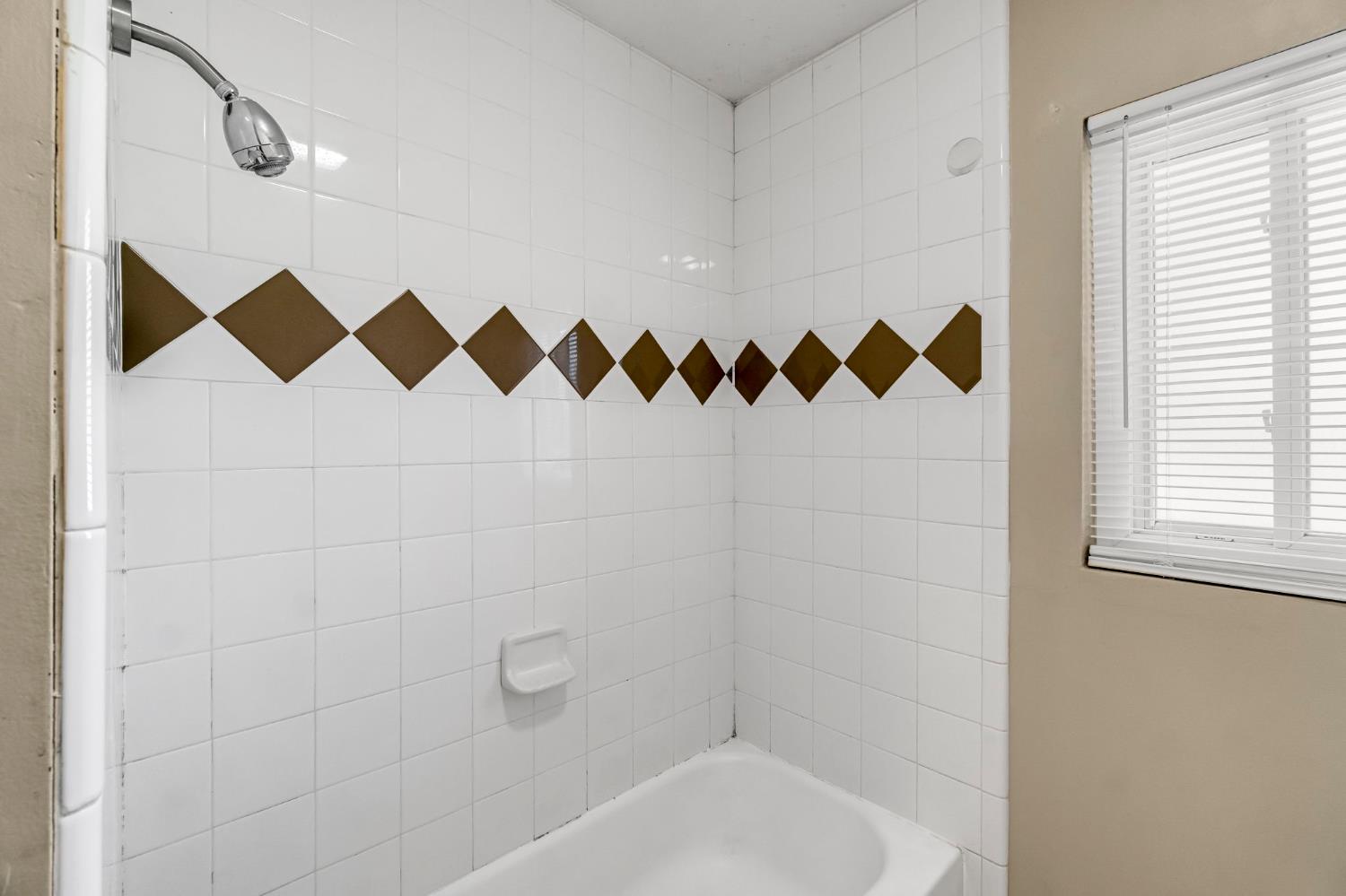 4033 E Brentwood Avenue, Fresno, CA, 93703