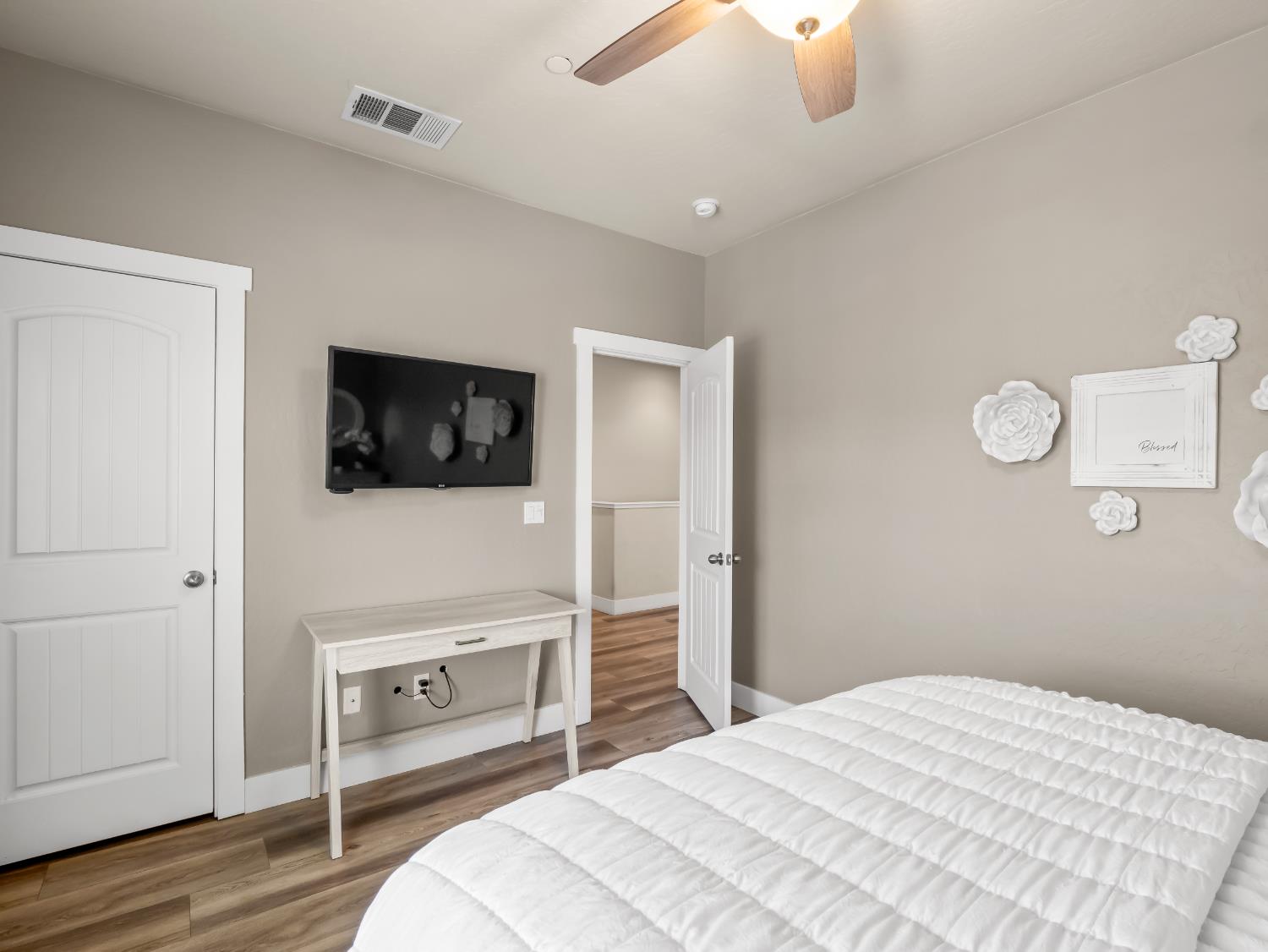 6878 W Alana Drive W, Fresno, CA, 93722